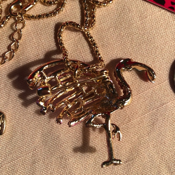 NWT Betsey Johnson Flamingo Necklace - Picture 8 of 11
